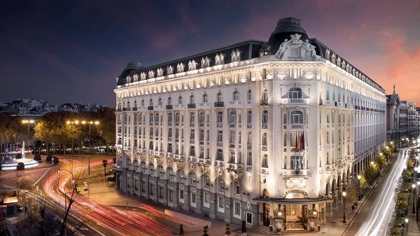 Imagen de la fachada del hotel Palace Madrid