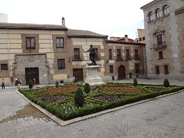 Plaza de la Villa Exterior jardín