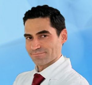Dr. Franklin Mariño Sánchez es de los mejores cirujanos de rinoplastia en Madrid